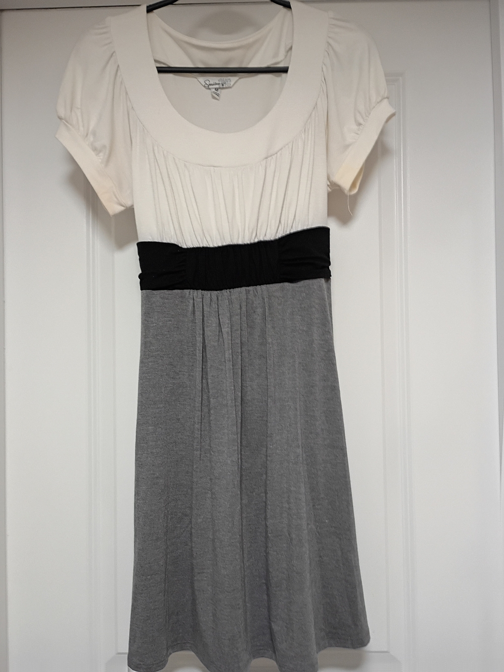 Speechless Cream, Black & Gray Colorblock Scoop Dress Size M